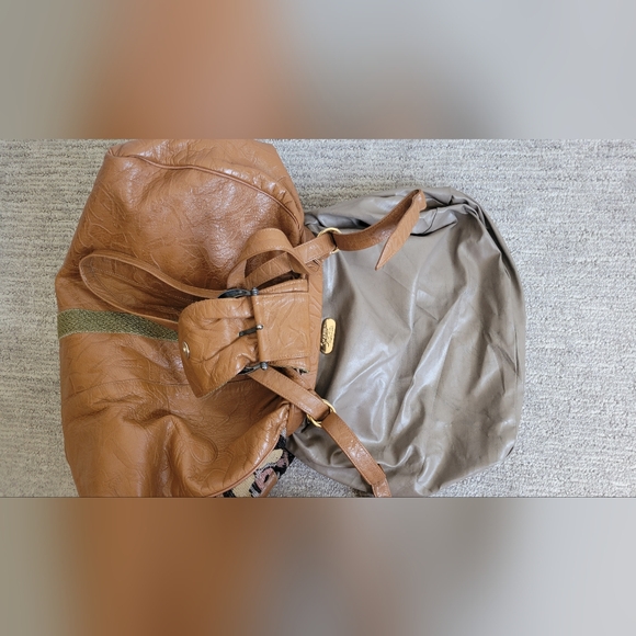 Handbag - Picture 8 of 9